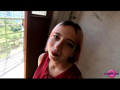 ❤️ სტუდენტური სენსუალი შთანთქავს უცნობს გარეუბანში - Cum On His Face ❌ უბრალოდ პორნო ჩვენთან ☑