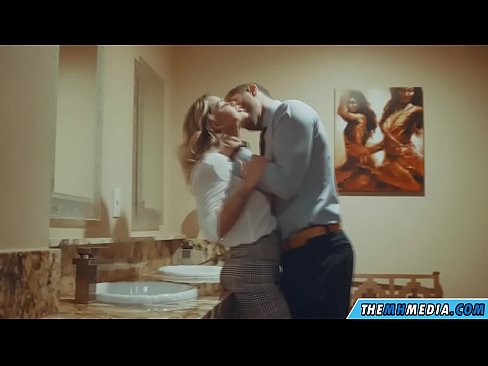 ❤️ როცა მკერდი ქერა აცდუნებს საჯარო საპირფარეშოში ❌ უბრალოდ პორნო ჩვენთან ☑